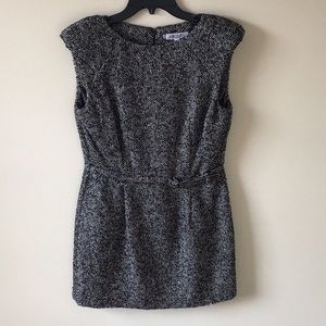 Sleeveless tweed black dress